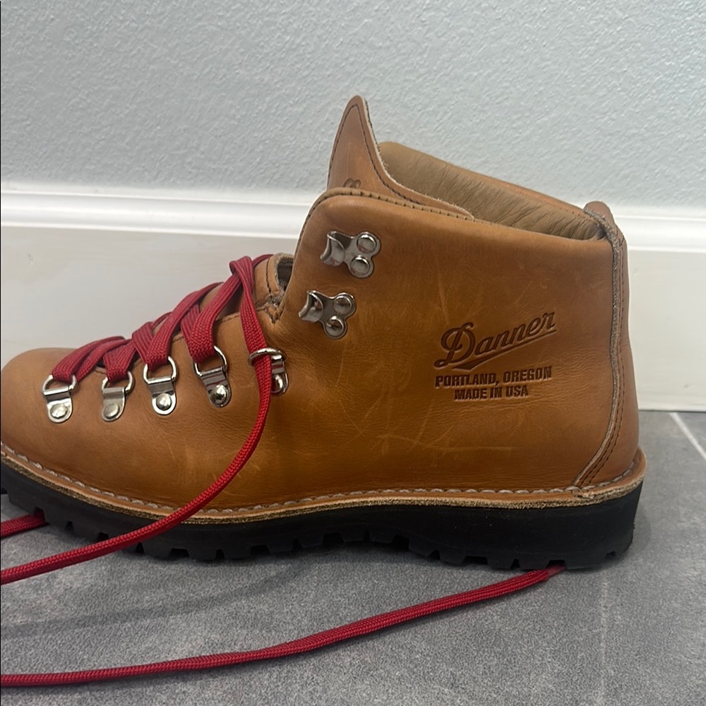 Danner Tan Leather Boots with Red Laces - Picture 6 of 9